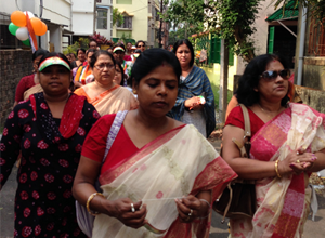 Trinamool workers singing Rabindra Sangeet.